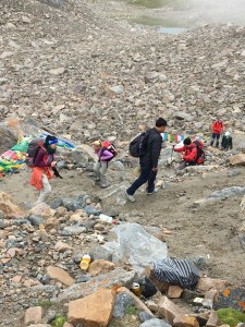 The climb up along Dolma La pass